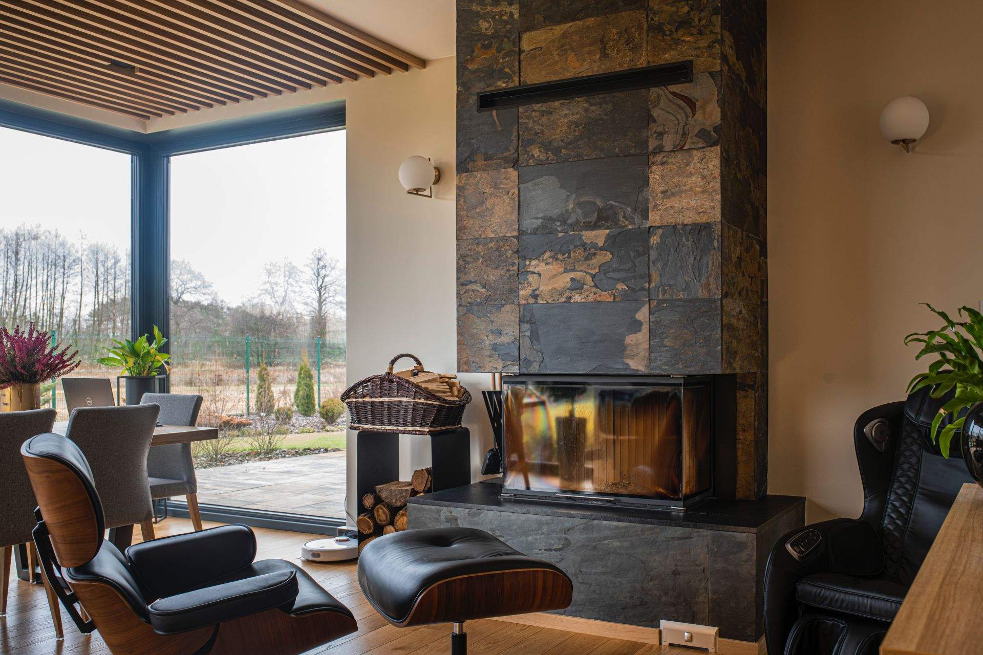 Feature Walls & Fireplaces